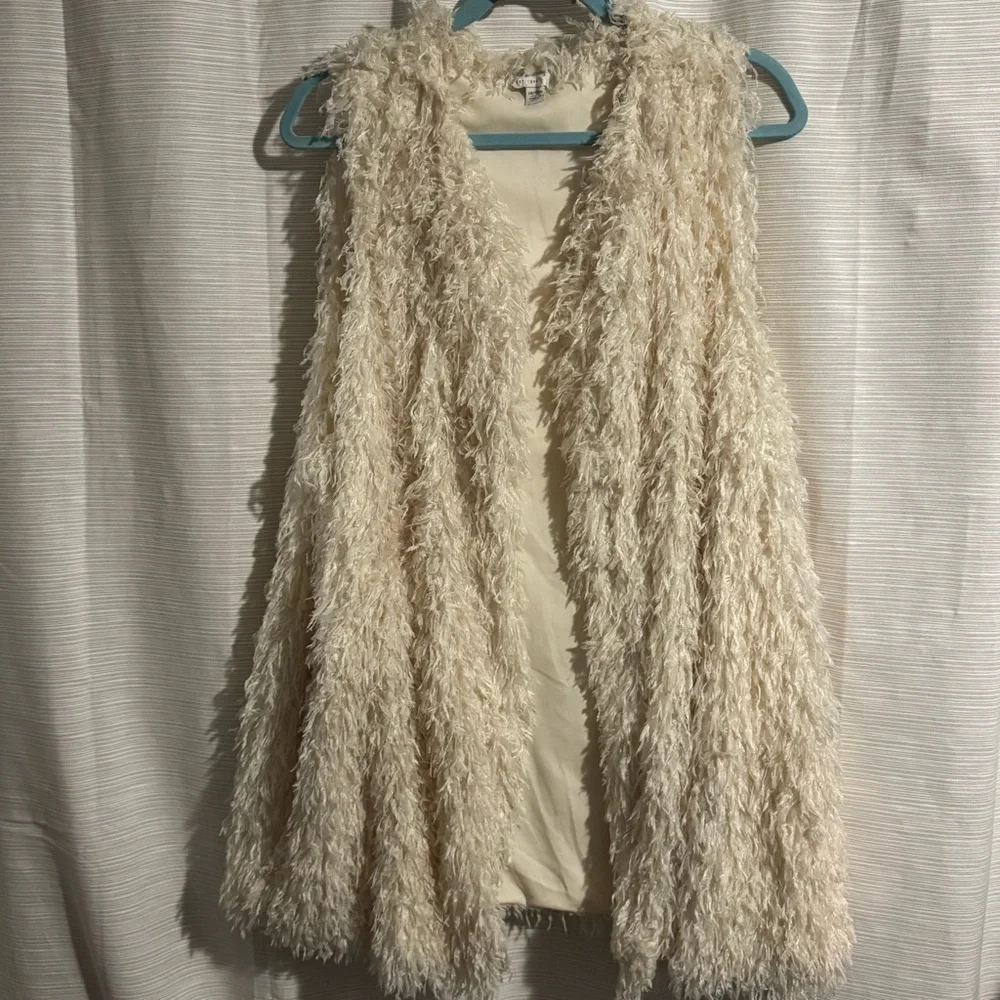 Fun Cream Faux Fur Vest - Picture 4 of 5